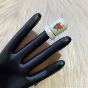 Vintage Porcelian Thimble